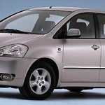 Toyota Avensis Verso, le grand monospace à l’allure compacte