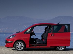 Peugeot 1007 porte ouverte