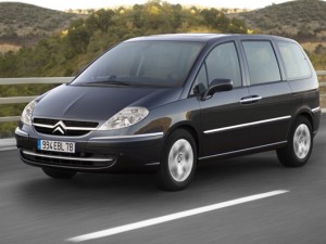 Citroen C8, le monospace vue de face