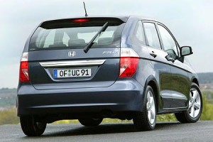 Honda FR V vue de l'arrière